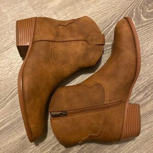 Chestnut cowgirl boots